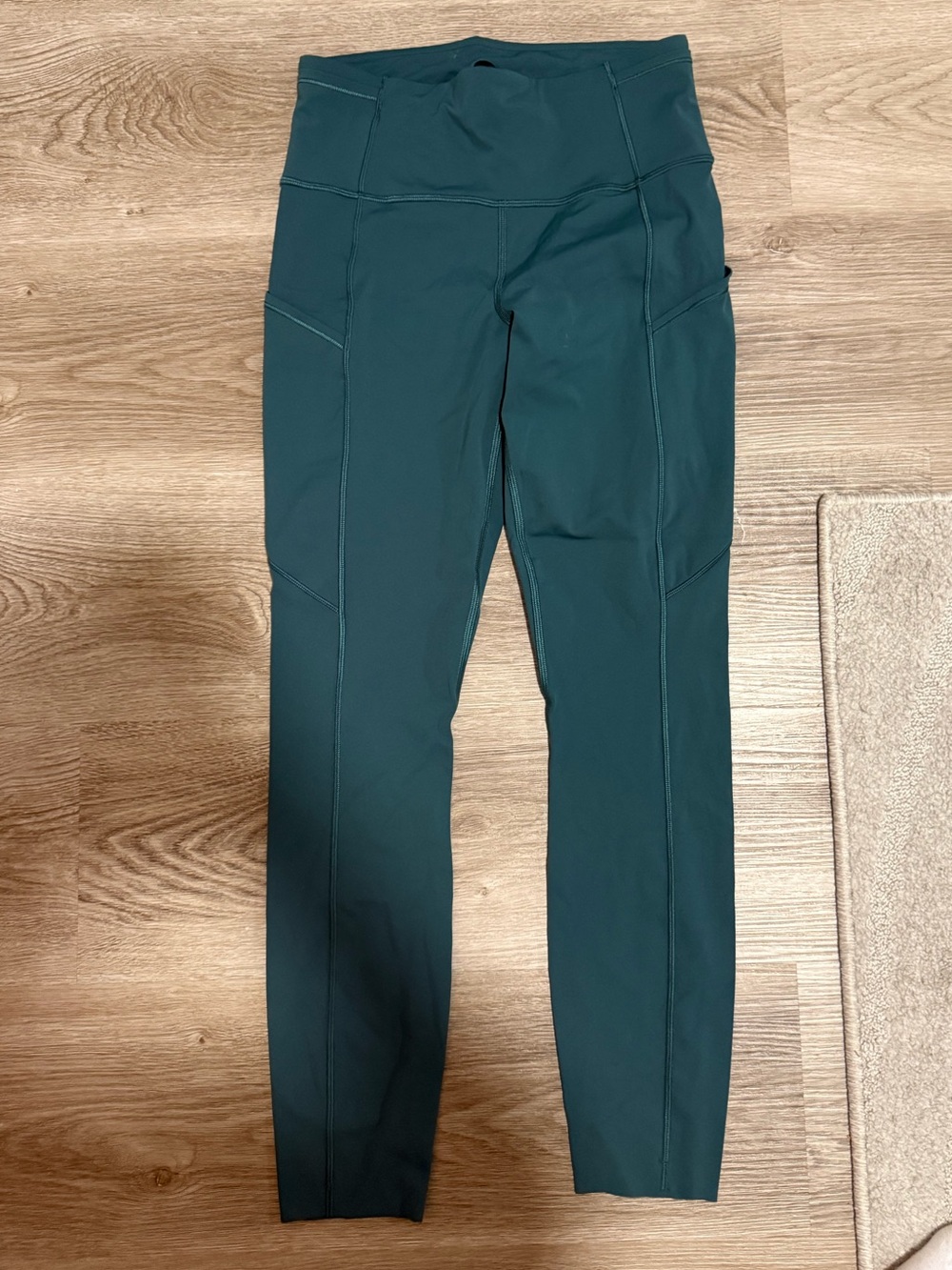 Lululemon Fast and Free Size 6 in Teal color